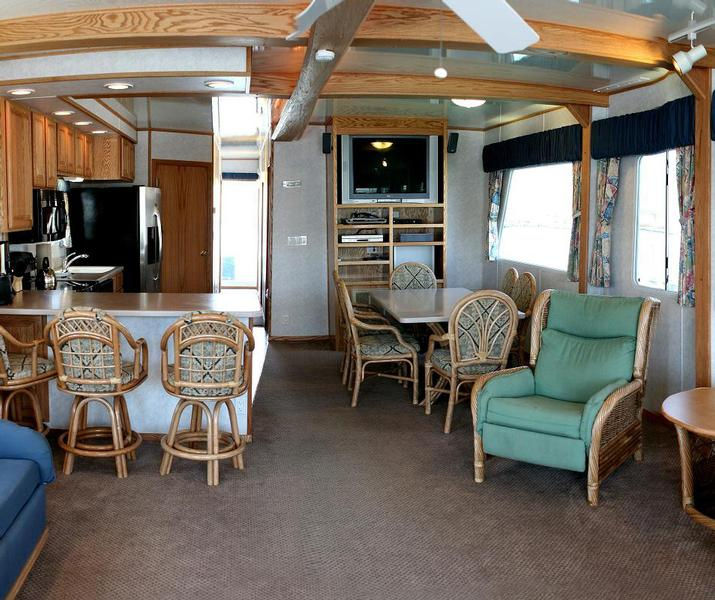 70 Foot Titanium Houseboat