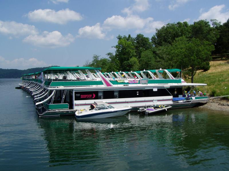 75 Bigfoot Houseboat