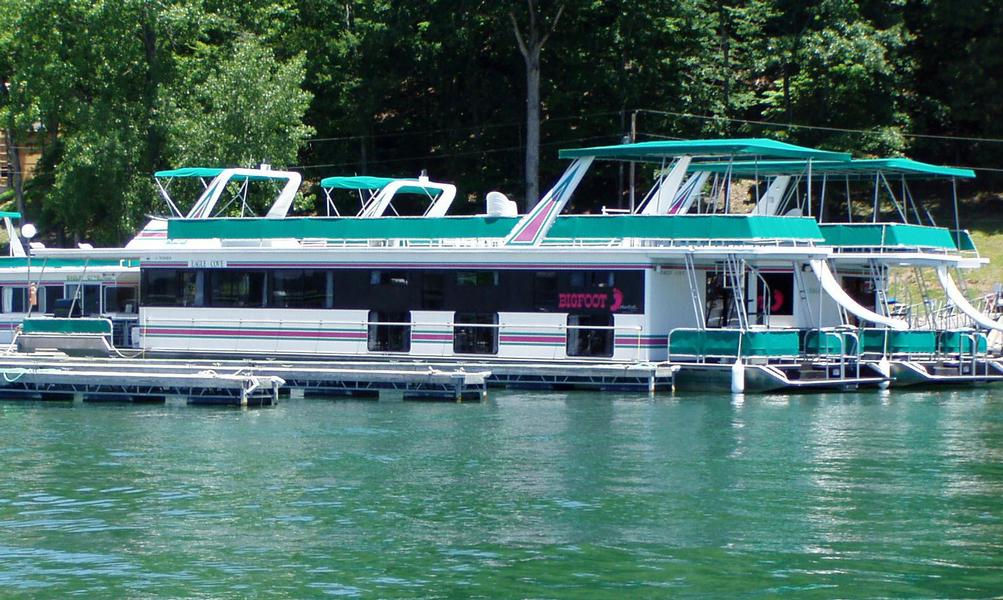 75 Bigfoot Houseboat