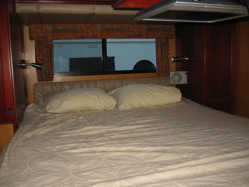 75 Odyssey Class Houseboat