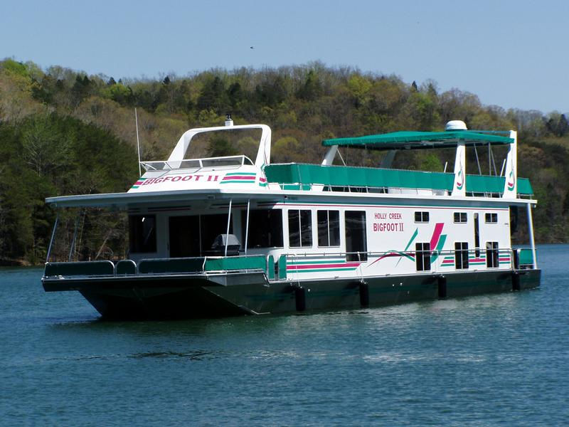 84 Bigfoot II Houseboat