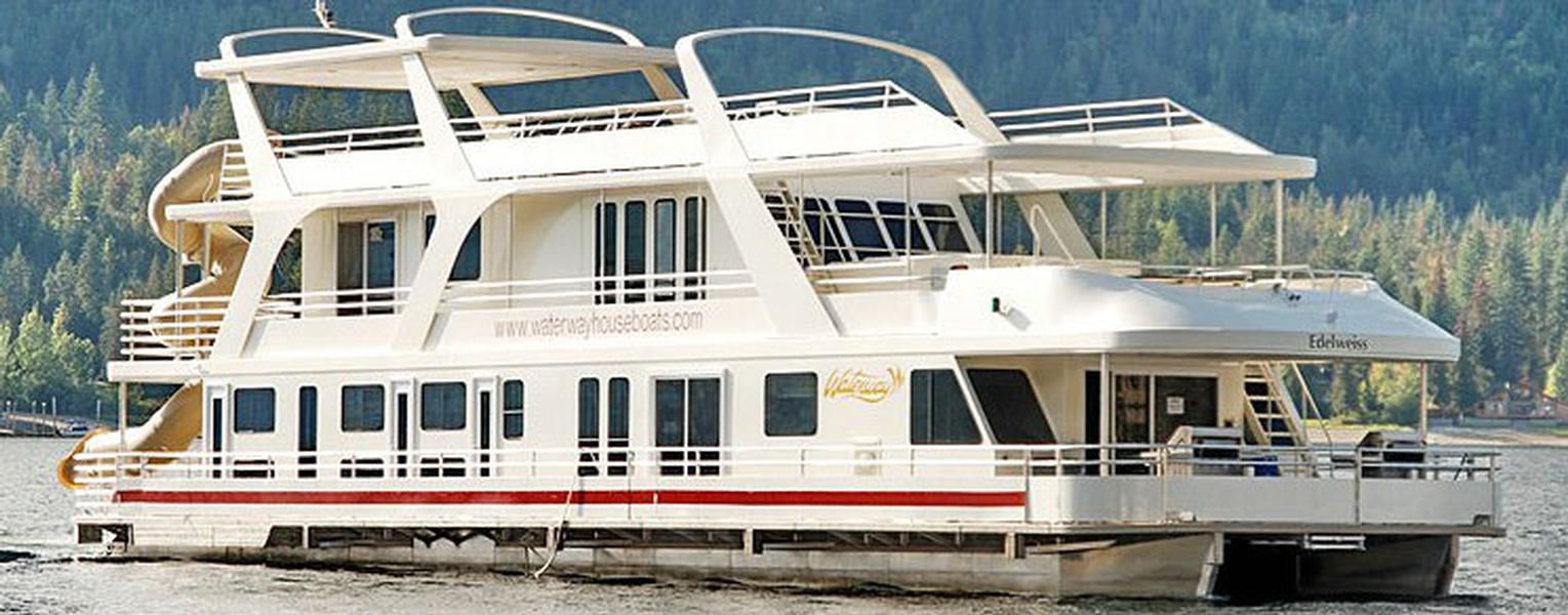 94 Legacy Houseboat