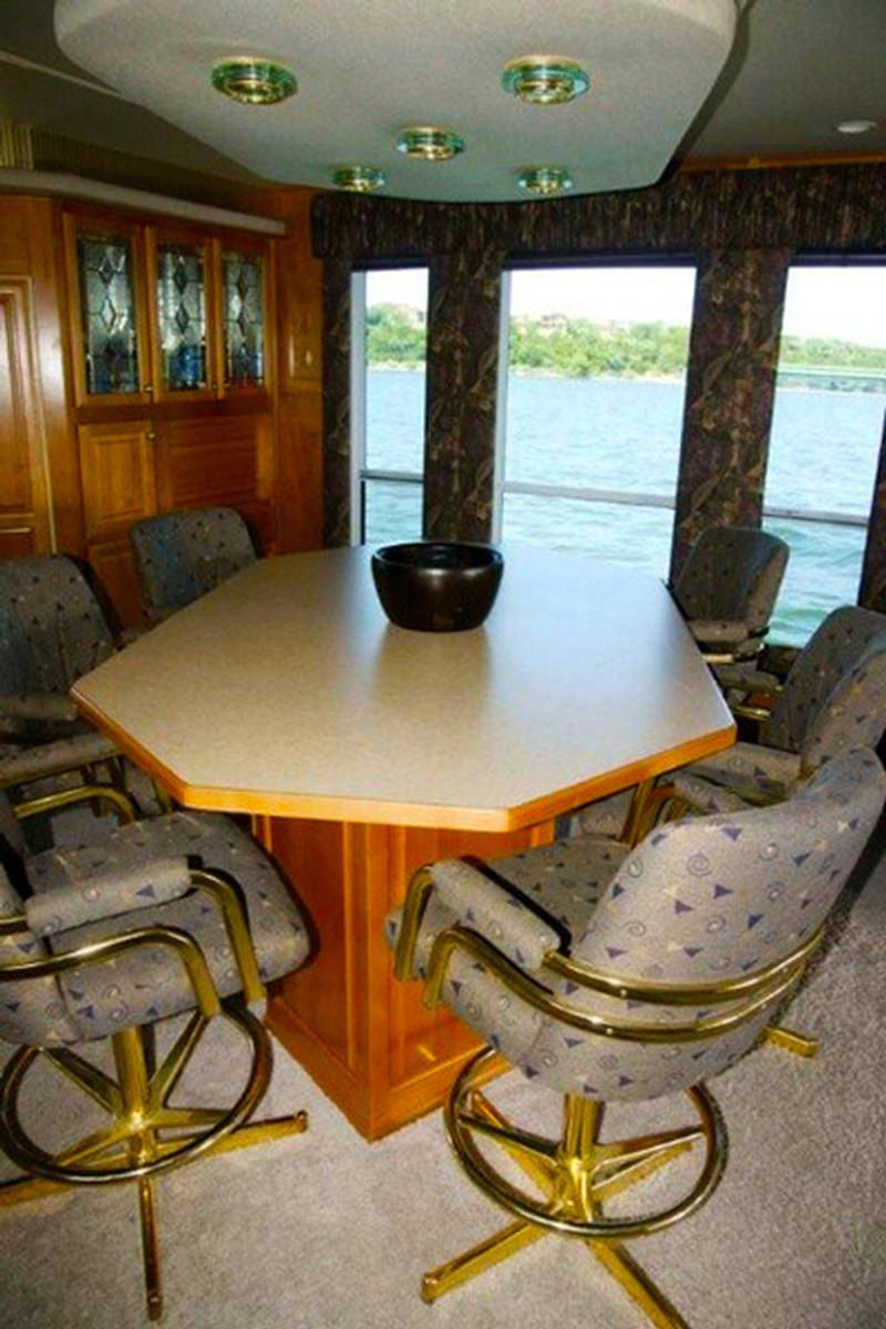 Big Caddy Class Houseboat