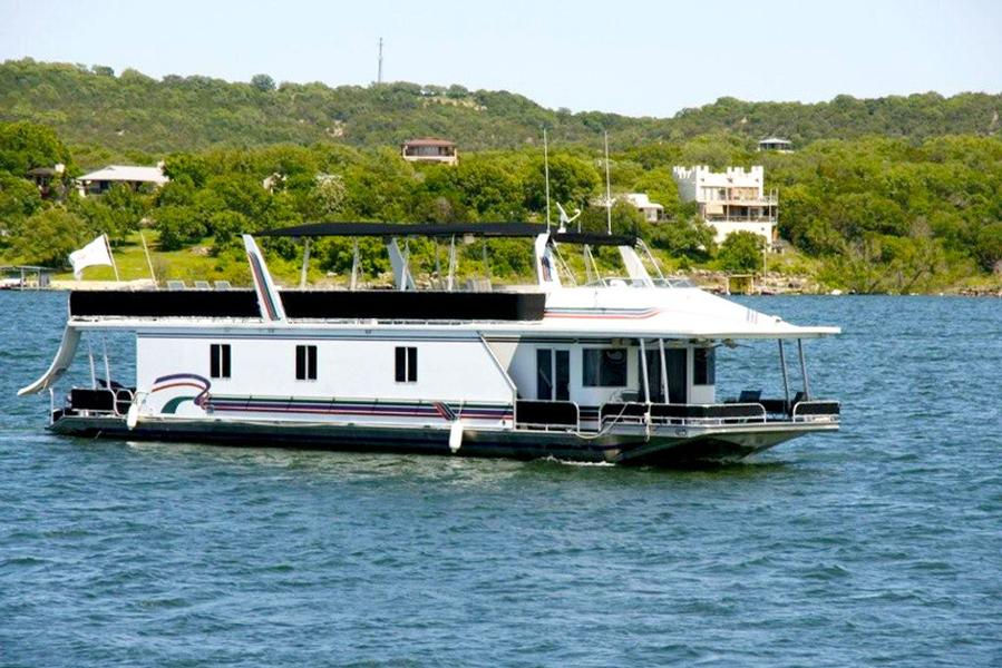 Big Caddy Class Houseboat