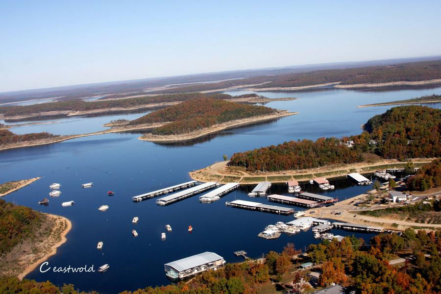 Setting out from Bull Shoals Lake Boat Dock to the open water