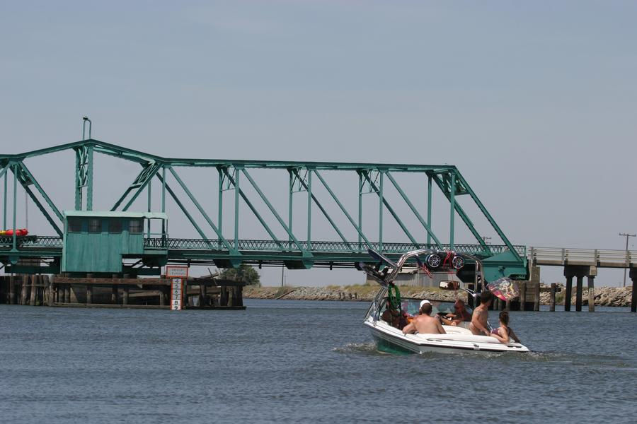 California Delta Houseboat Rentals