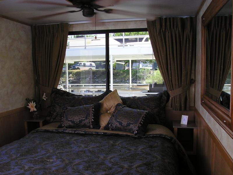 Constellation Houseboat