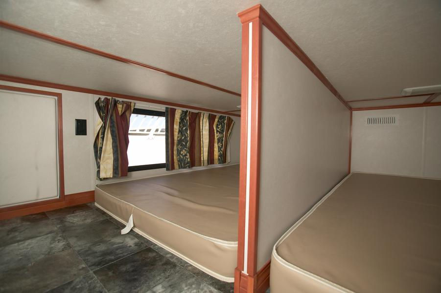 Corinthian Houseboat