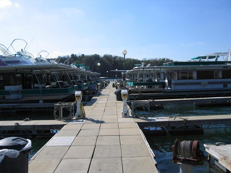 Dale Hollow Lake Houseboat Rentals