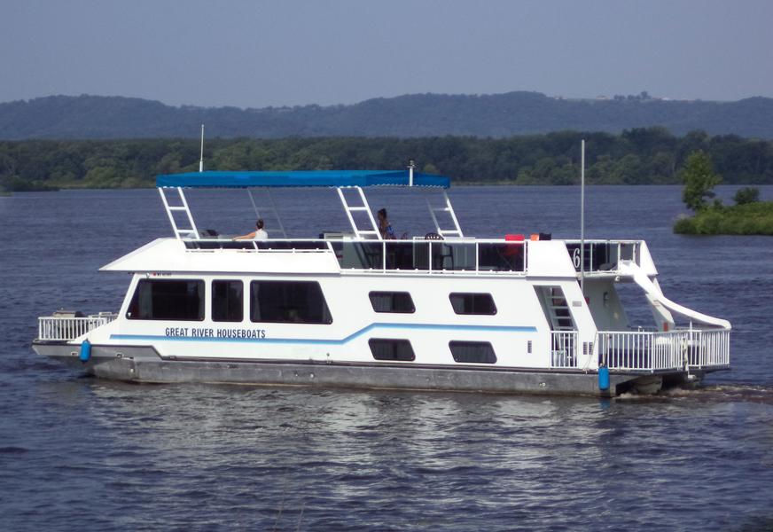 Experience the Mississippi in style and comfort on the Delite