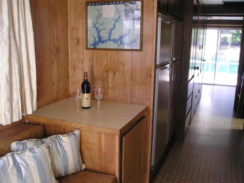Deluxe Houseboat Shasta