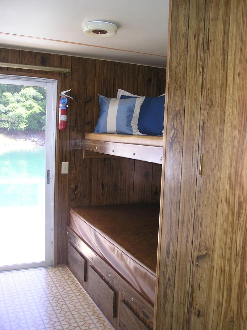 Deluxe Houseboat Shasta