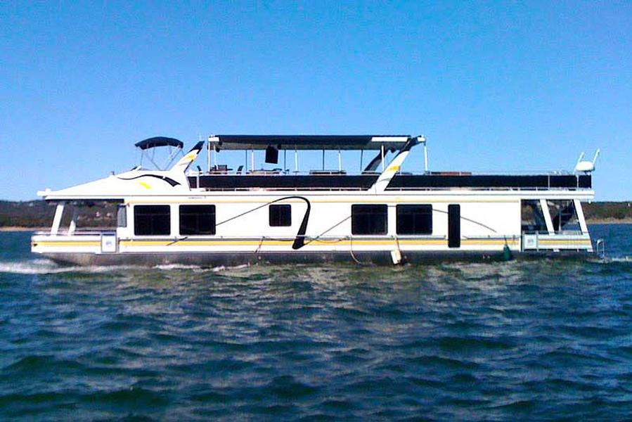 For Play Class Houseboat