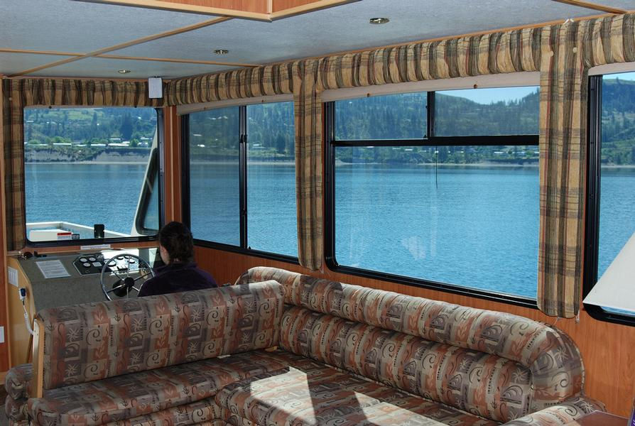 Galaxy Class Houseboat