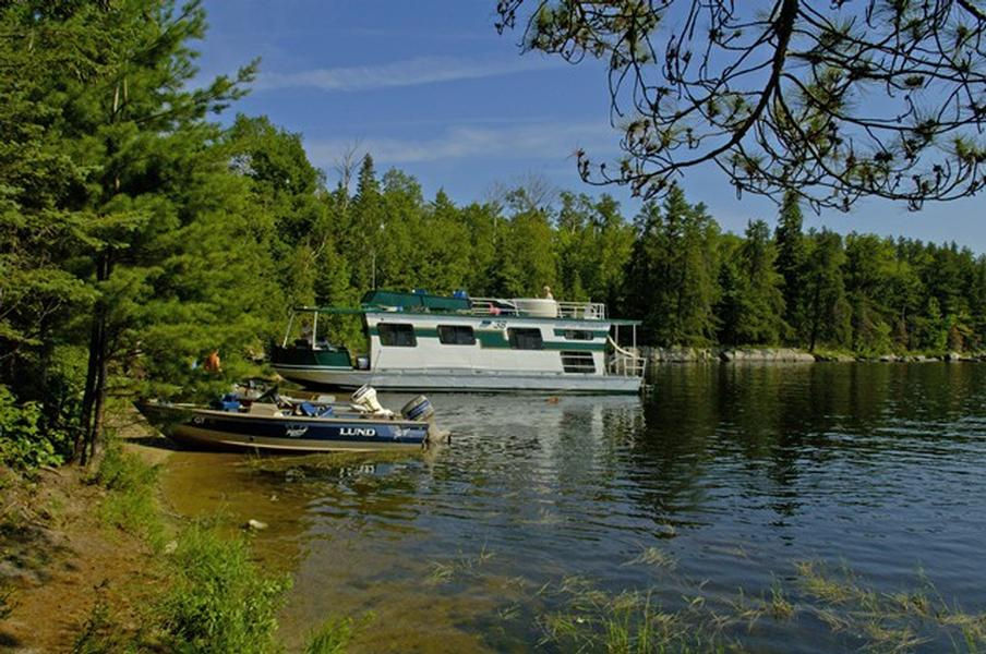 Gold Rush Jacuzzi Houseboat