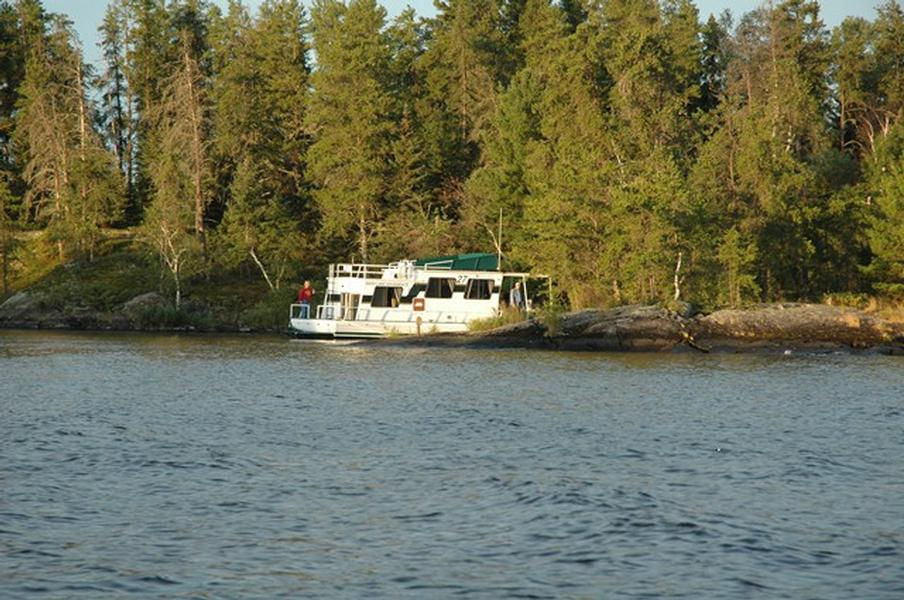 Honeymooner Houseboat