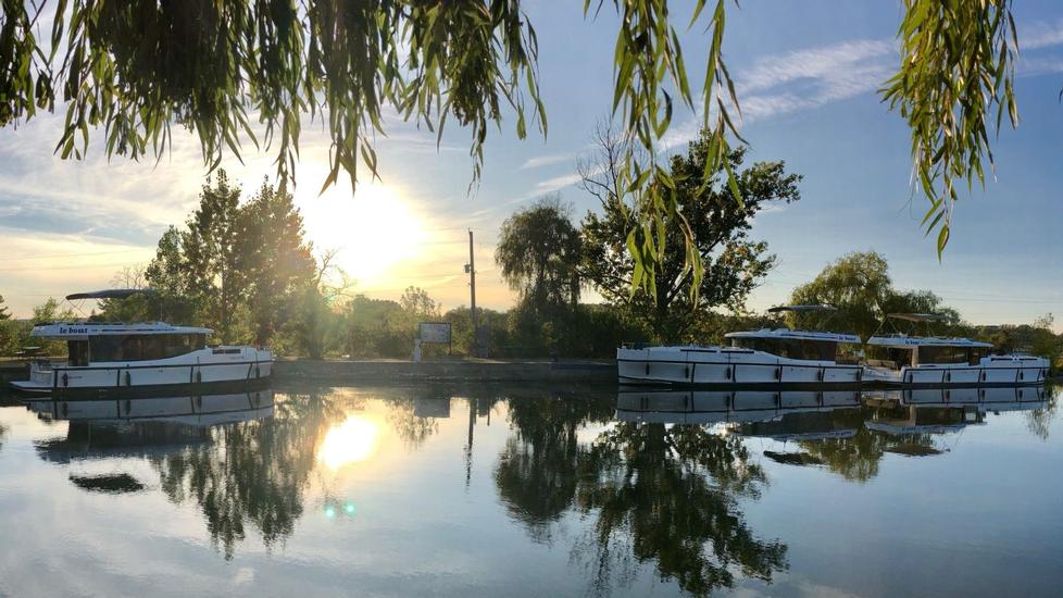 TrentSevern Waterway Houseboat Rentals and Vacation Information