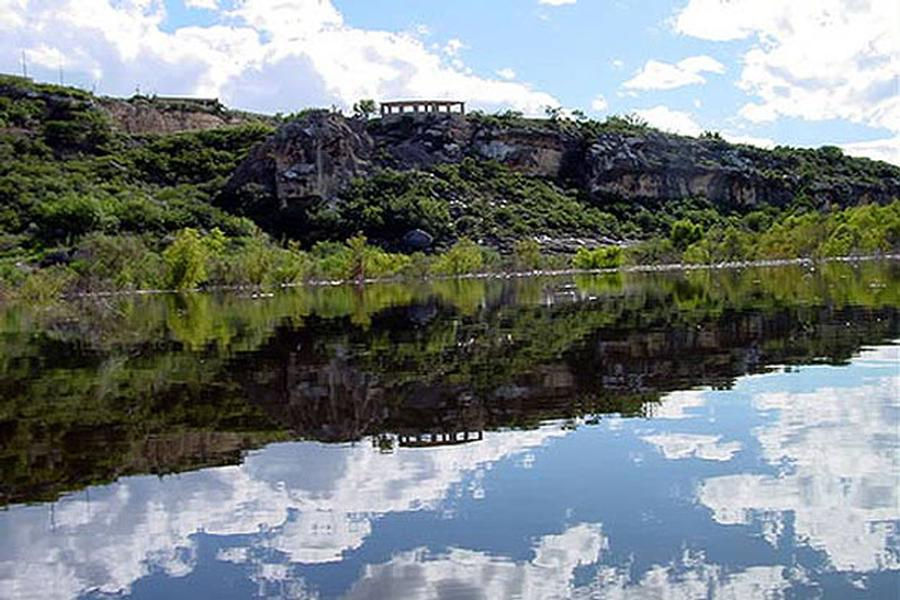 Glassy waters abound Lake Amistad