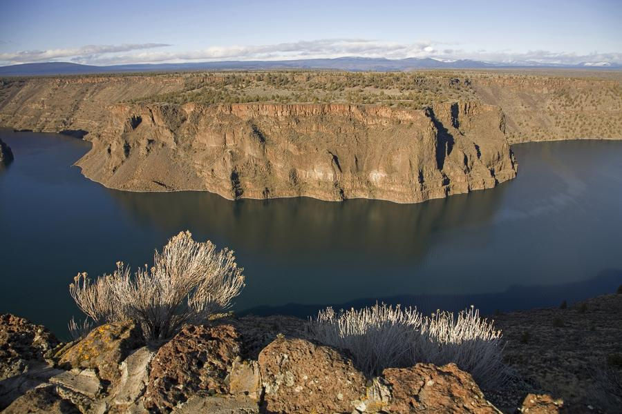 A desert climate surrounds the pristine waters