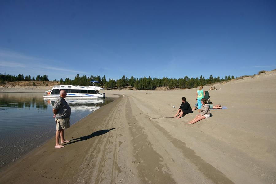 Enjoy eachothers company while warming up on the sandy shores