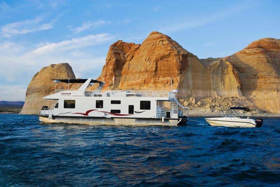 A powerboat lets you explore more of the lake