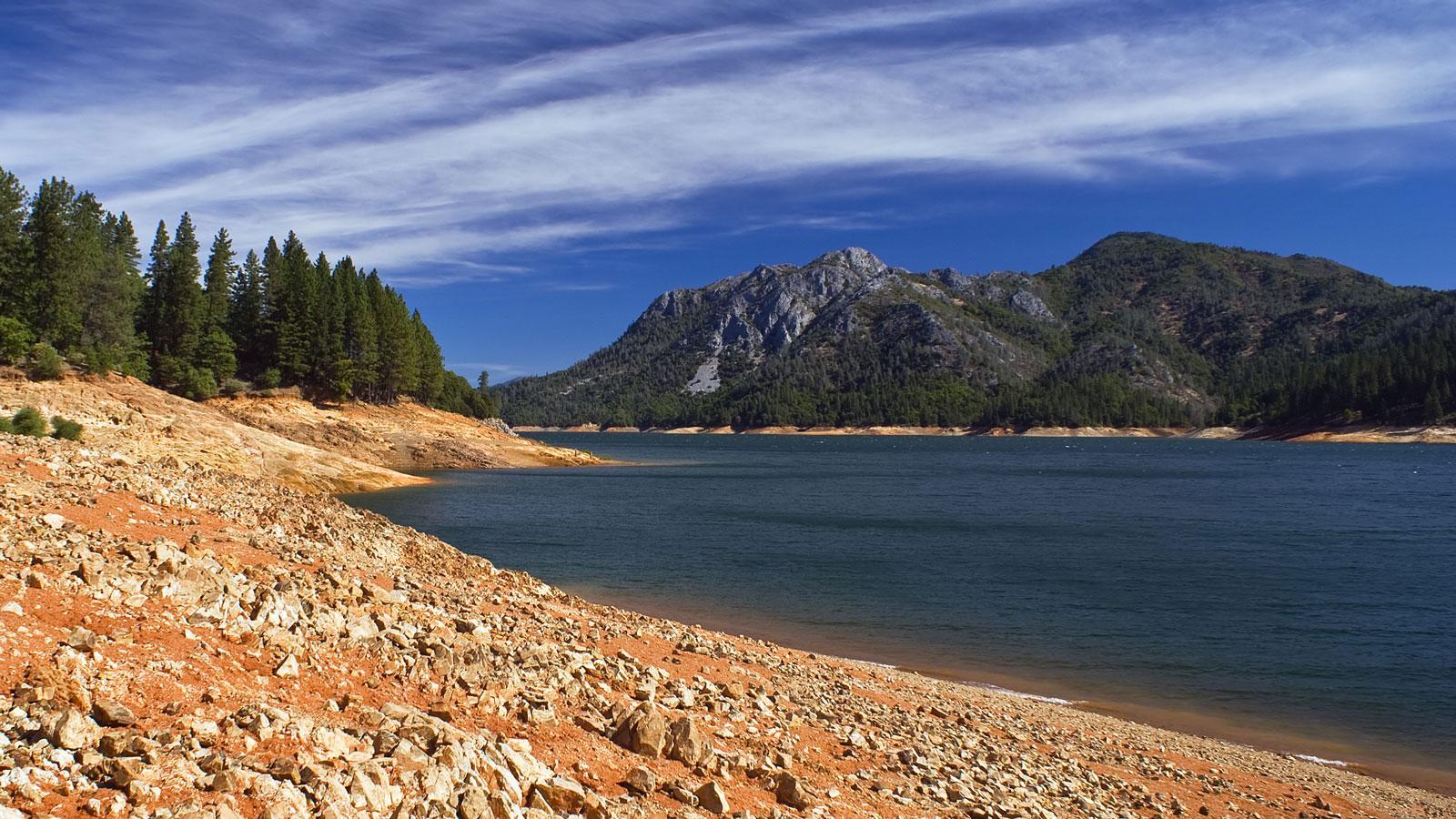 The majestic Shasta Lake