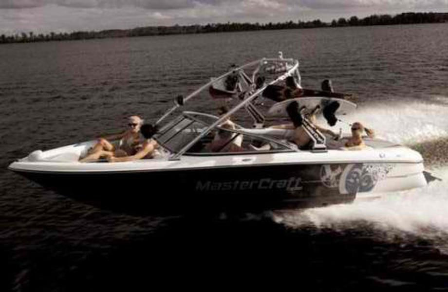 Mastercraft X-30 Speedboat