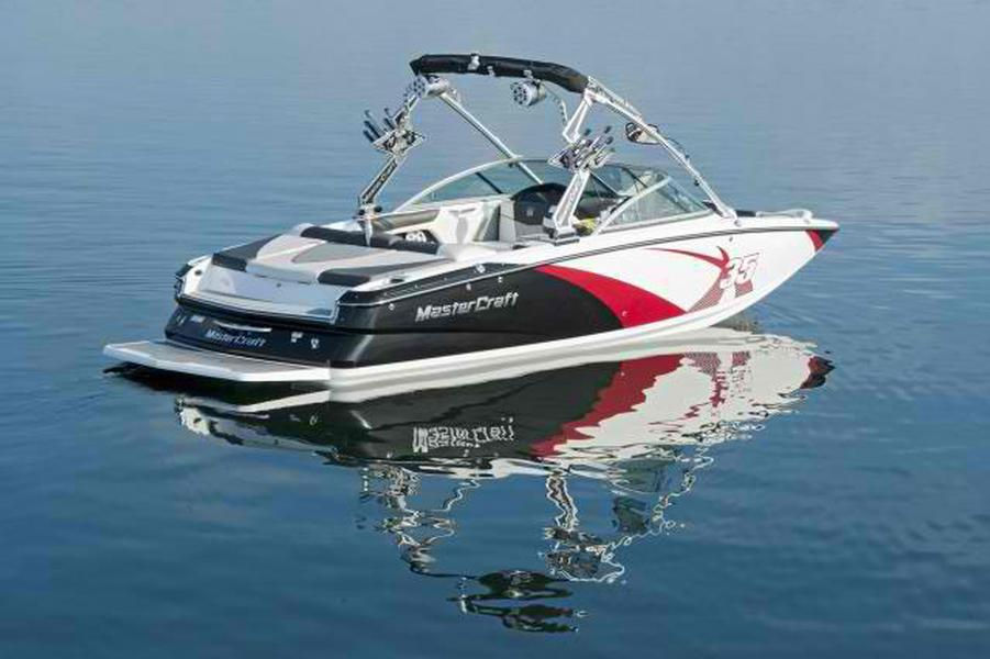 Mastercraft X-35 Speedboat