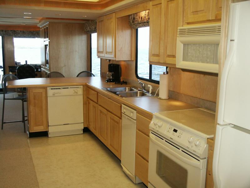 Presidential Series Houseboat