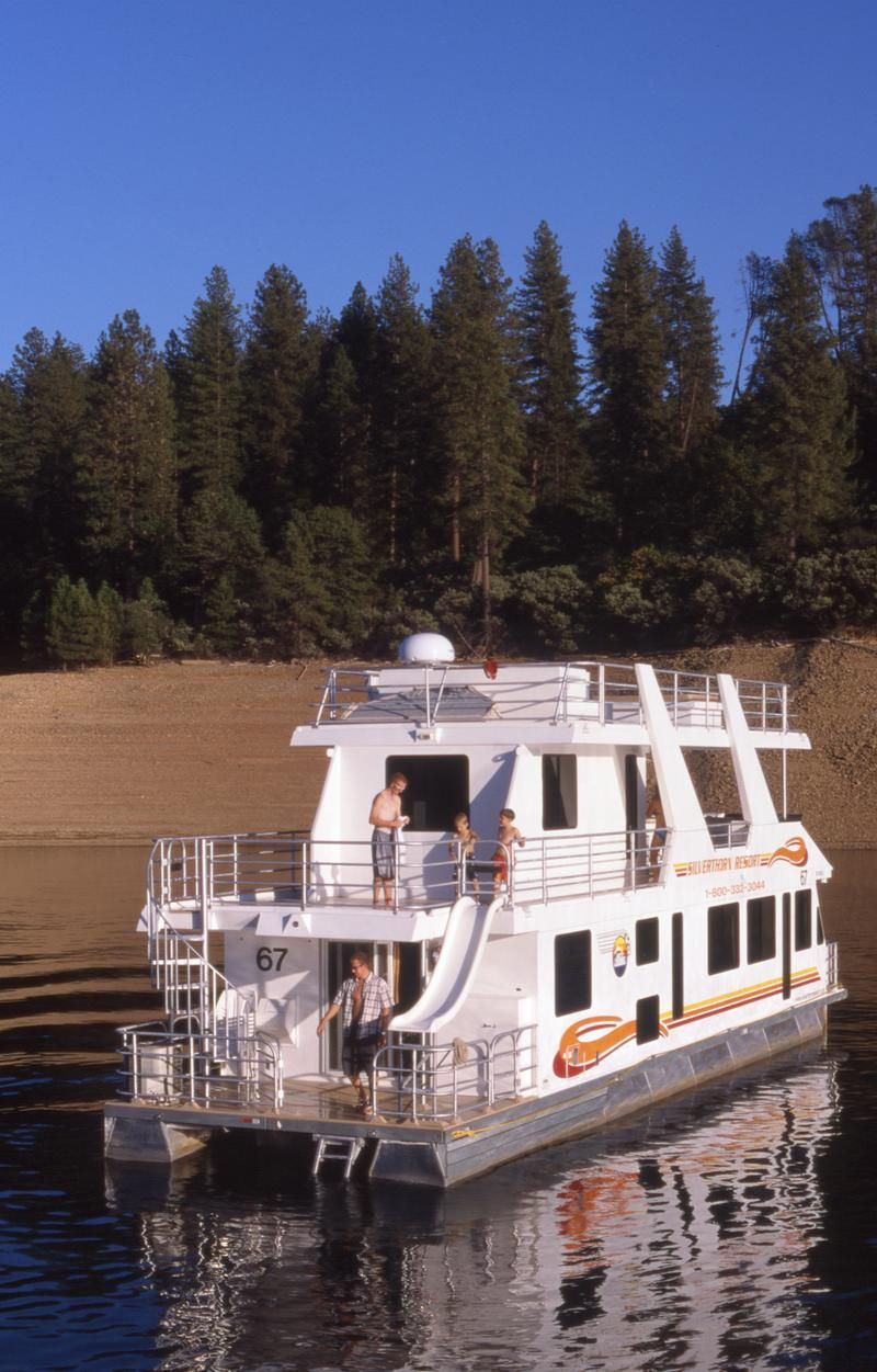 Queen Houseboat