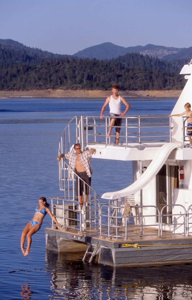 Queen Houseboat