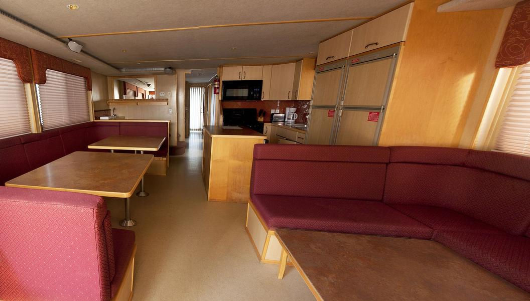 Queen II Houseboat