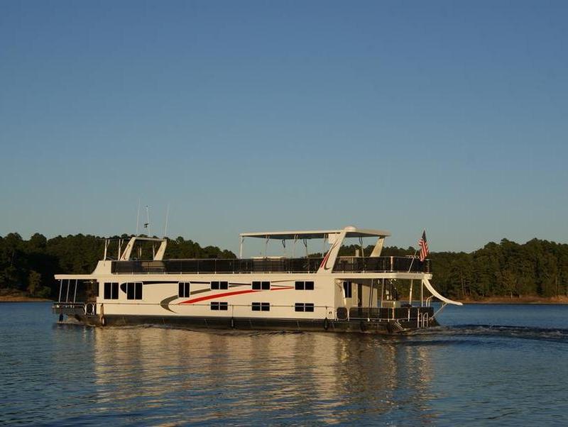 Lake Ouachita Houseboats Rentals