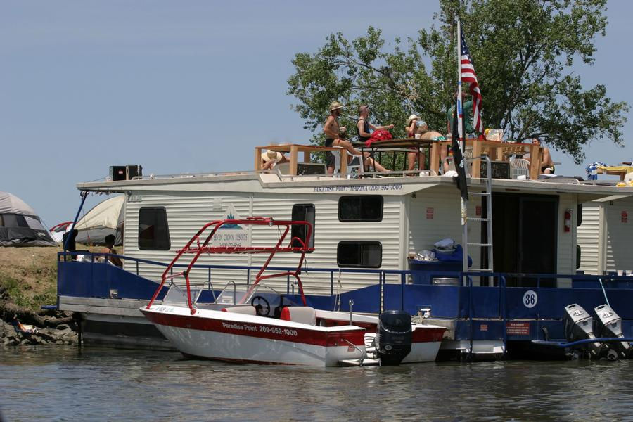 Summit Houseboat