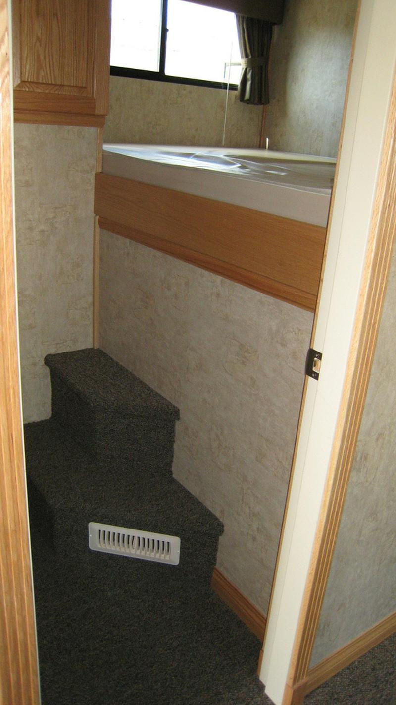SuperCruiser Elite Houseboat