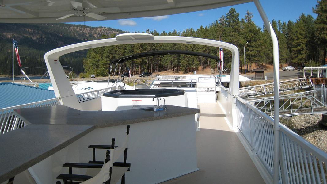 SuperCruiser Elite Houseboat