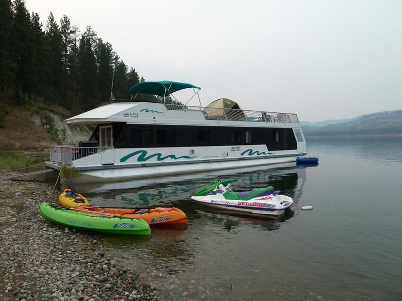 SuperCruiser Houseboat