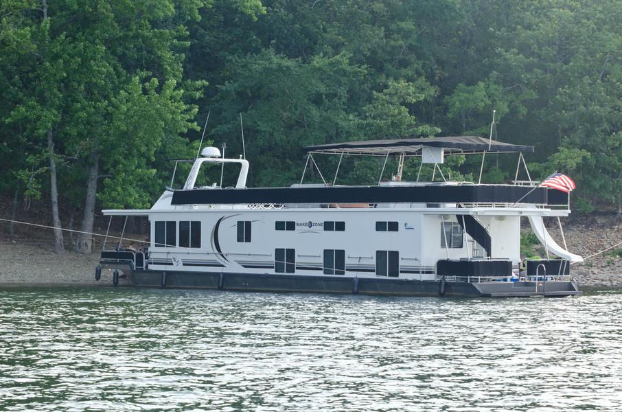 Suzanne Class Houseboat