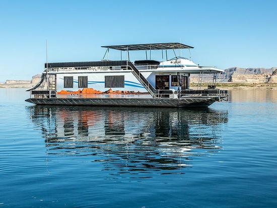 59 Discovery XL Platinum Houseboat