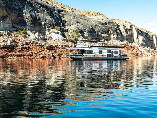 59 Discovery XL Platinum Houseboat