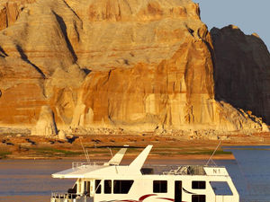 48 Navigator Class Houseboat