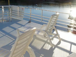48 Navigator Class Houseboat