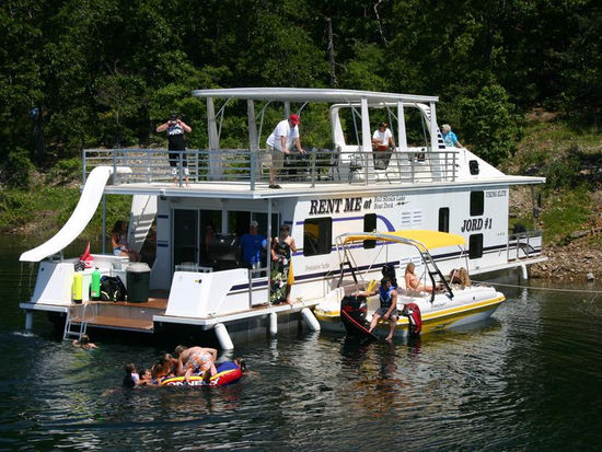 60 Deluxe Houseboat