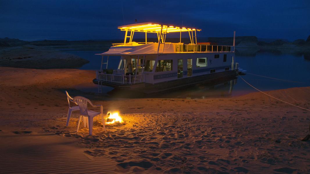 70foot Silver Millennium Houseboat