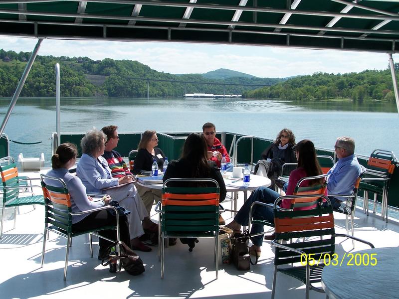 74 Flagship Houseboat On Dale Hollow Lake