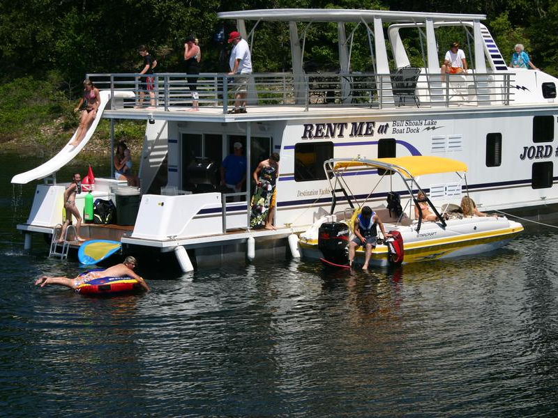 Spread out all over the houseboat or hitch a ride on a speedboat Photos