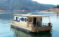 Cascade Houseboat