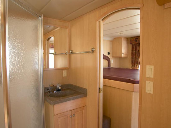 Corinthian Houseboat