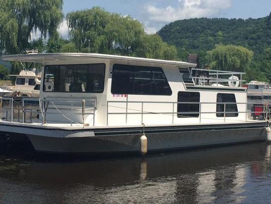 Mississippi River Houseboats Rentals