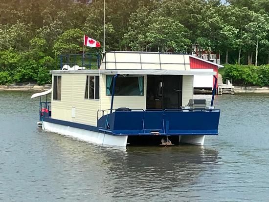 43 Foot Houseboat